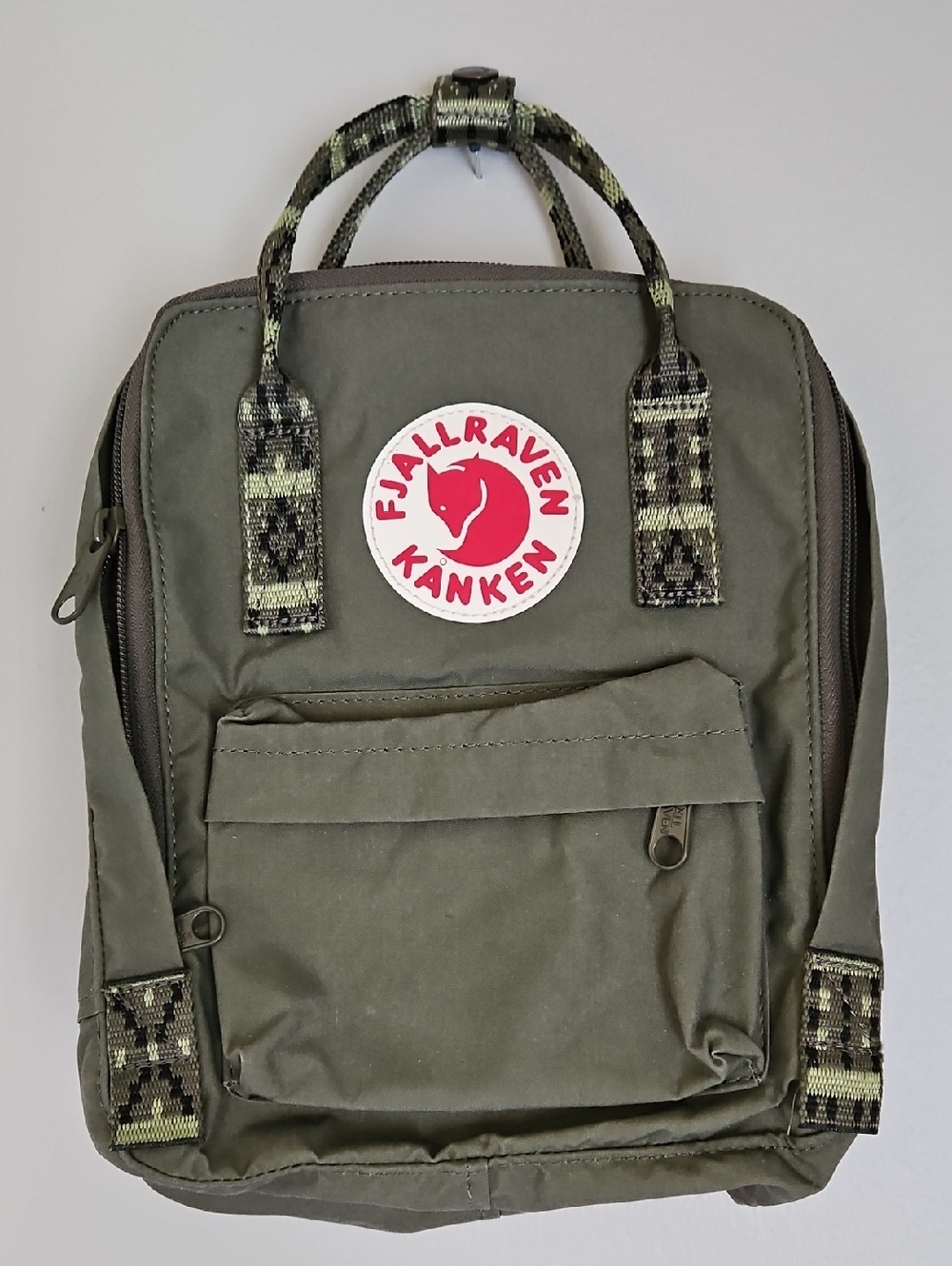 NWOT Fjallraven Kanken Small Backpack in Olive Green with Patterned Straps